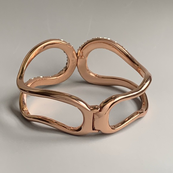 ALEXIS BITTAR • Rose Gold Miss Havisham Hinged Crystal Dusted Bangle Bracelet - Picture 5 of 9